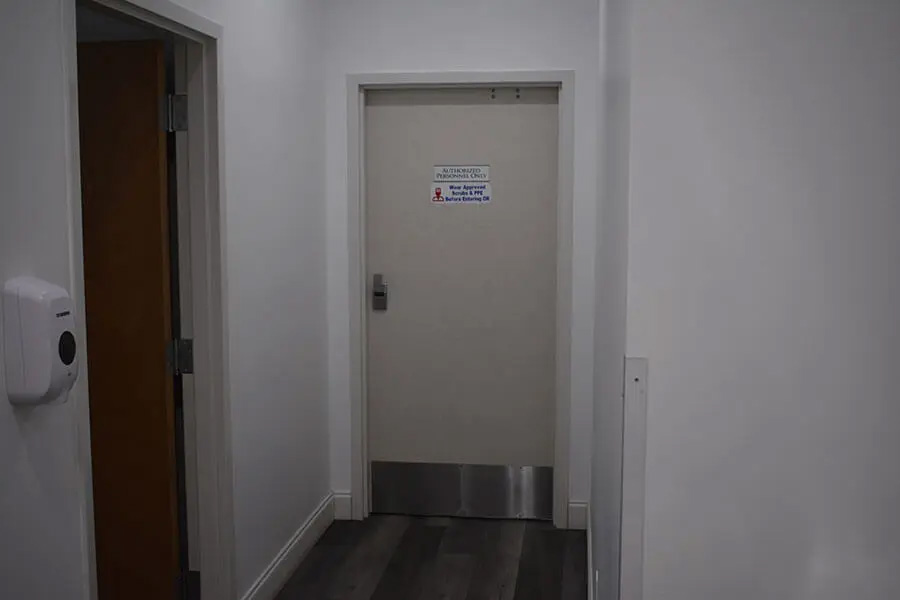 Office Interior Photo 13